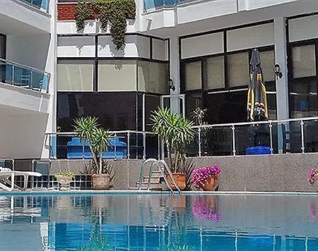 Ponz Hotel 3* Kusadasi