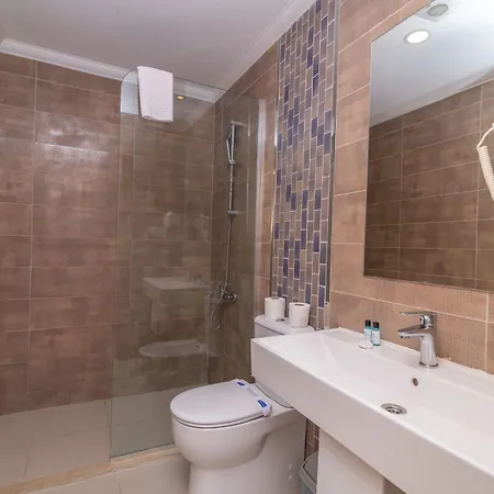 Ponz Hotel