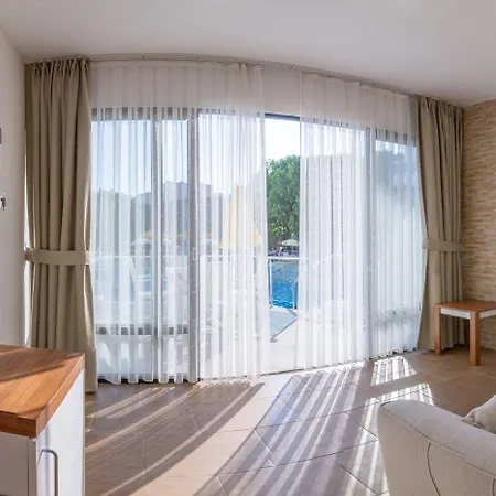 Ponz Hotel Kusadasi