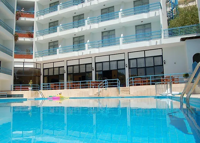 Ponz Hotell 3*