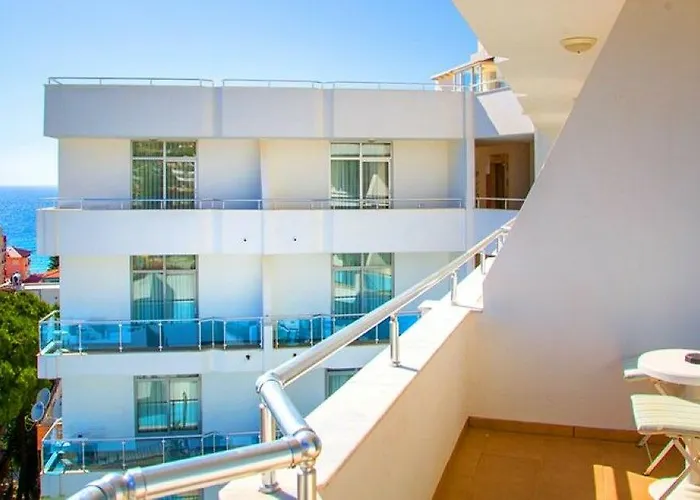 Ponz Hotell 3*